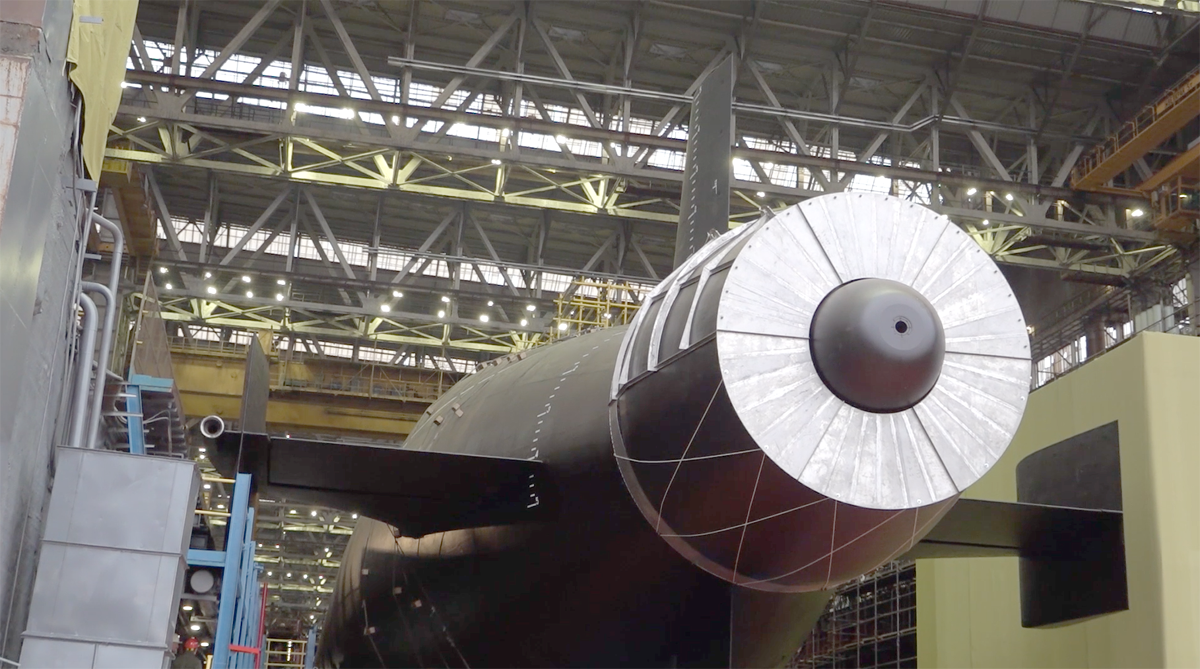 Атомная подводная лодка Хабаровск спущена на воду в Северодвинске