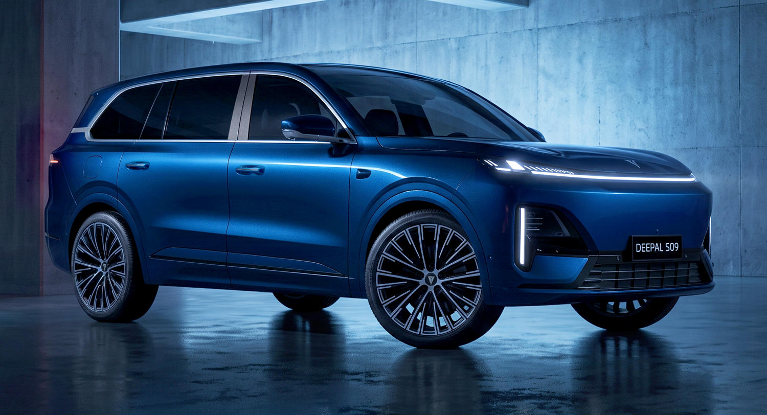 Гибридный кроссовер Deepal S09